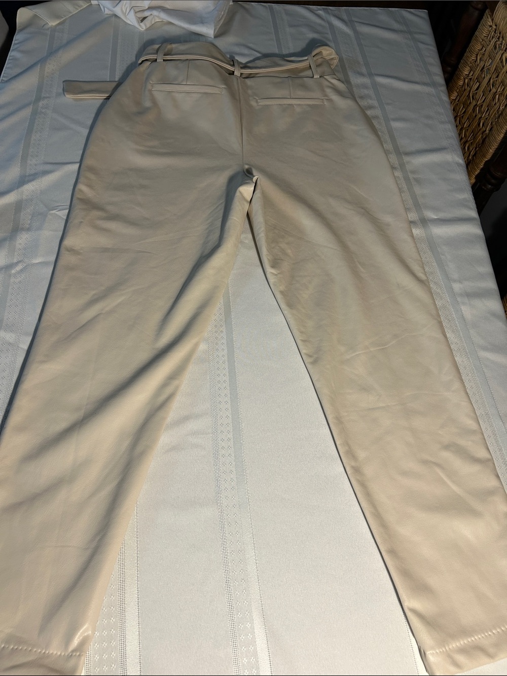 Fashion Nova Cream Faux Leather Pants size Medium Belt very good condition - Picture 3 of 5